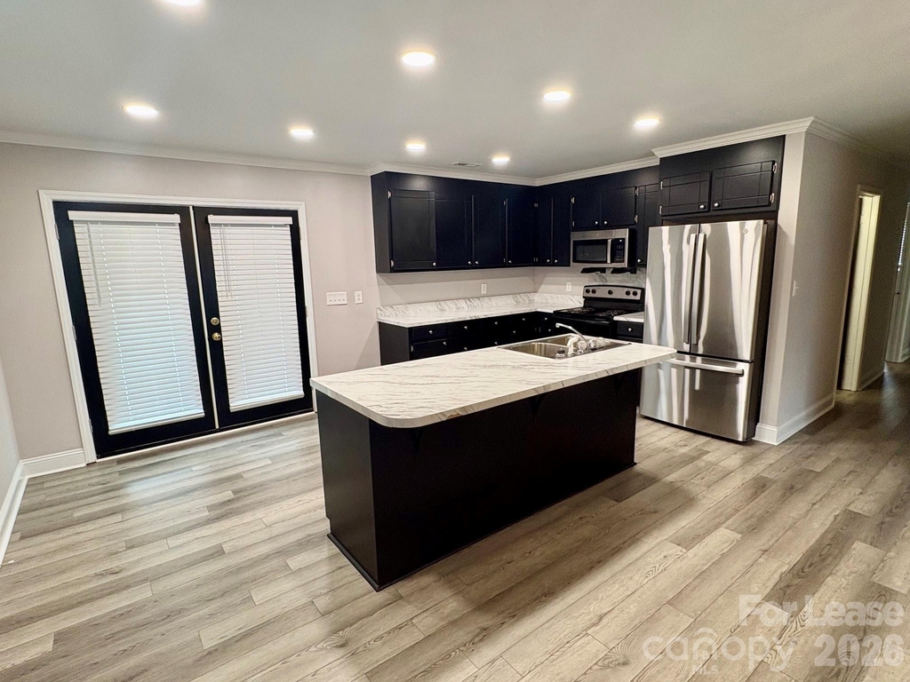 803 Robinson Road - Photo 2