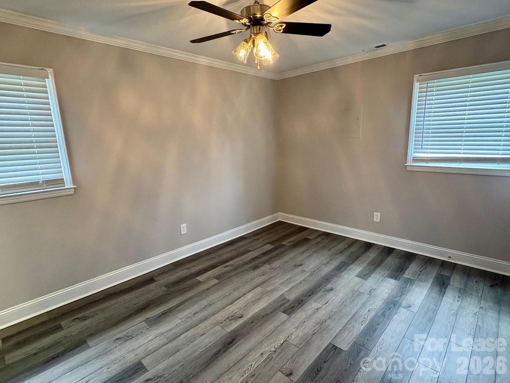 803 Robinson Road - Photo 5