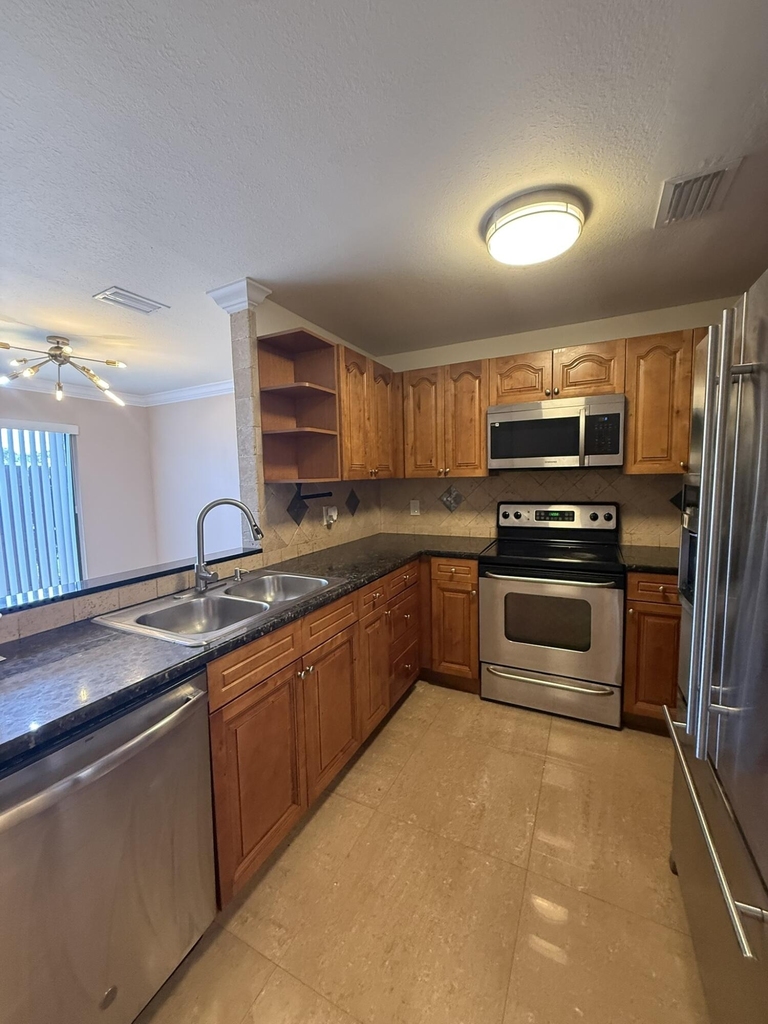 2050 Oleander Boulevard - Photo 5