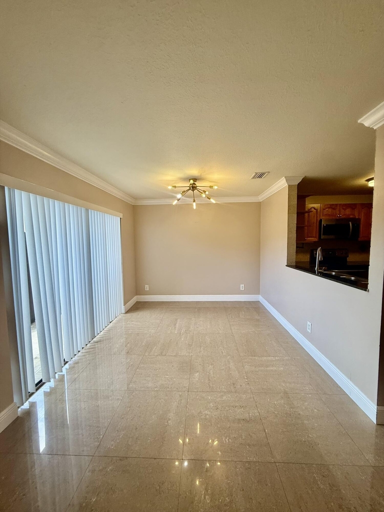 2050 Oleander Boulevard - Photo 4