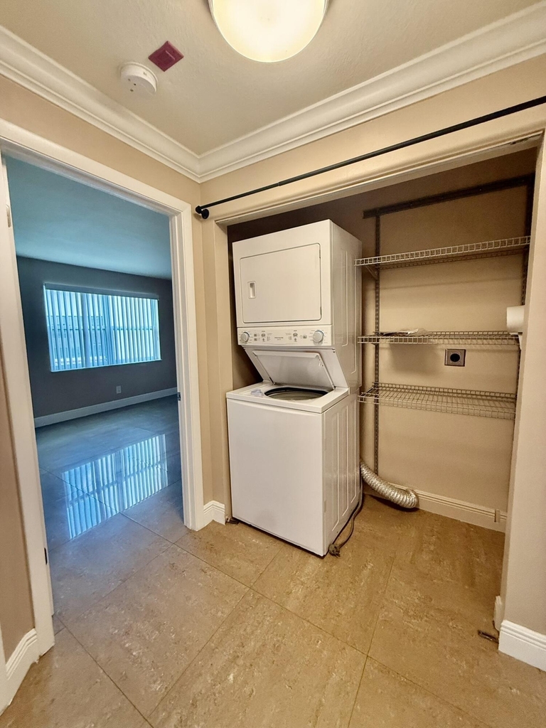 2050 Oleander Boulevard - Photo 7