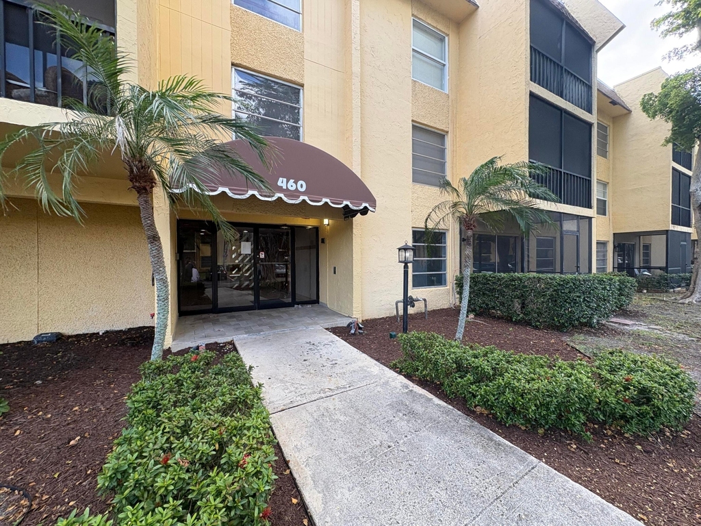 460 Nw 20th Street - Photo 2