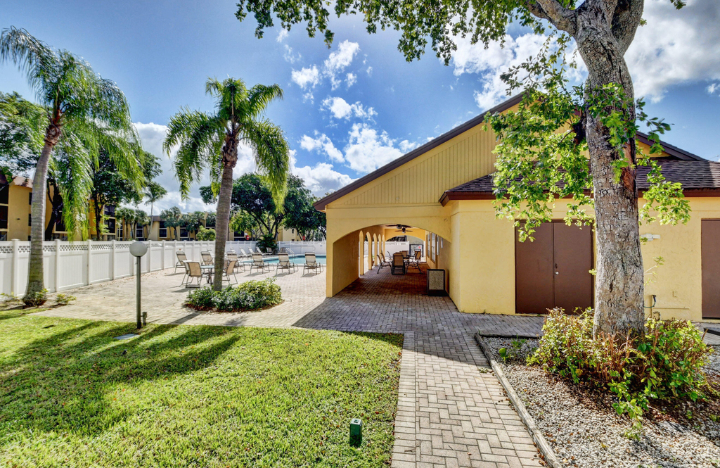 460 Nw 20th Street - Photo 19