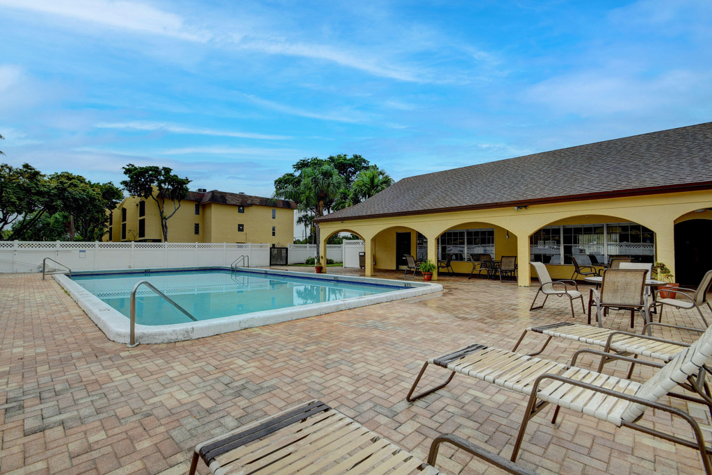 460 Nw 20th Street - Photo 22