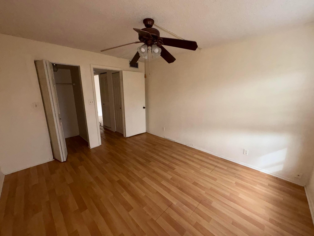 460 Nw 20th Street - Photo 13