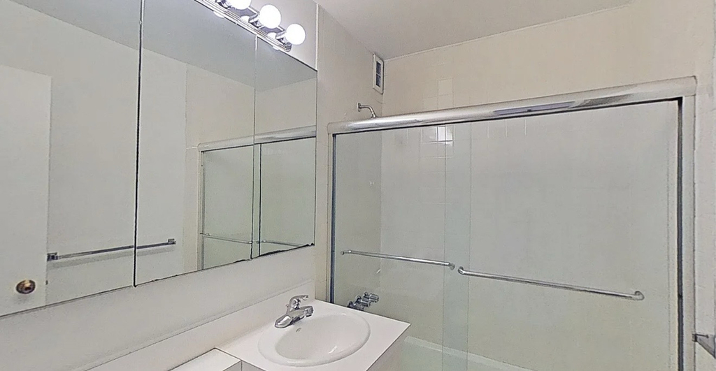 366 West 52nd Street - Photo 12