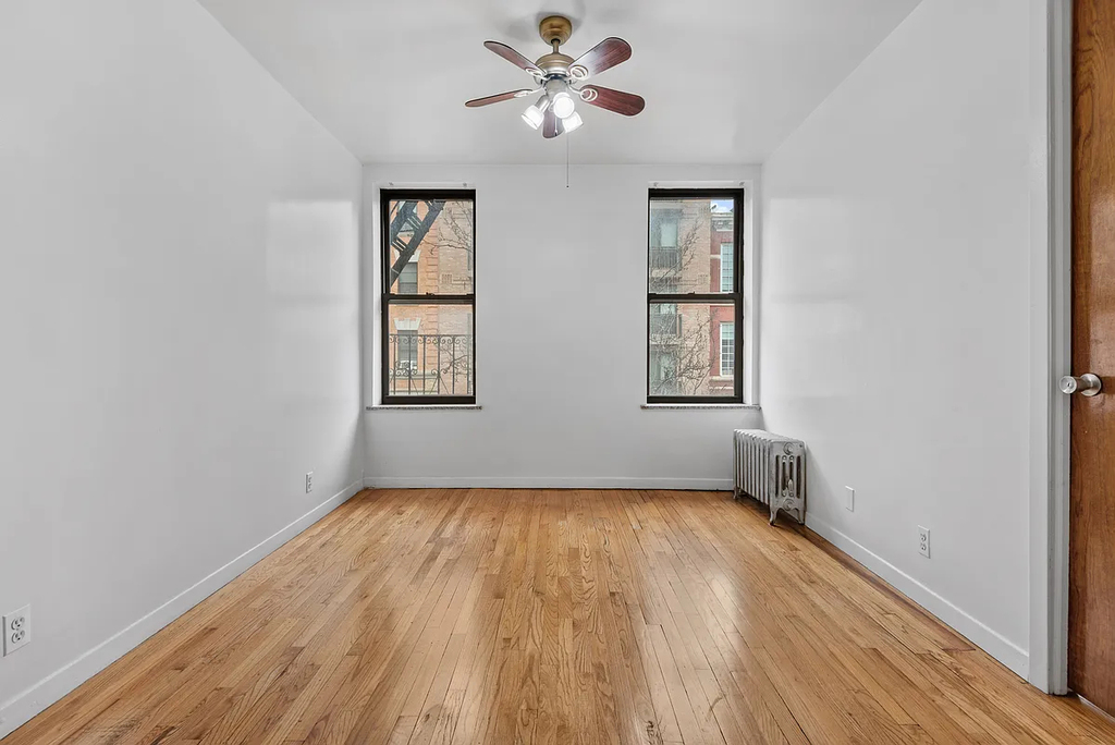 East 115th Street - Photo 0