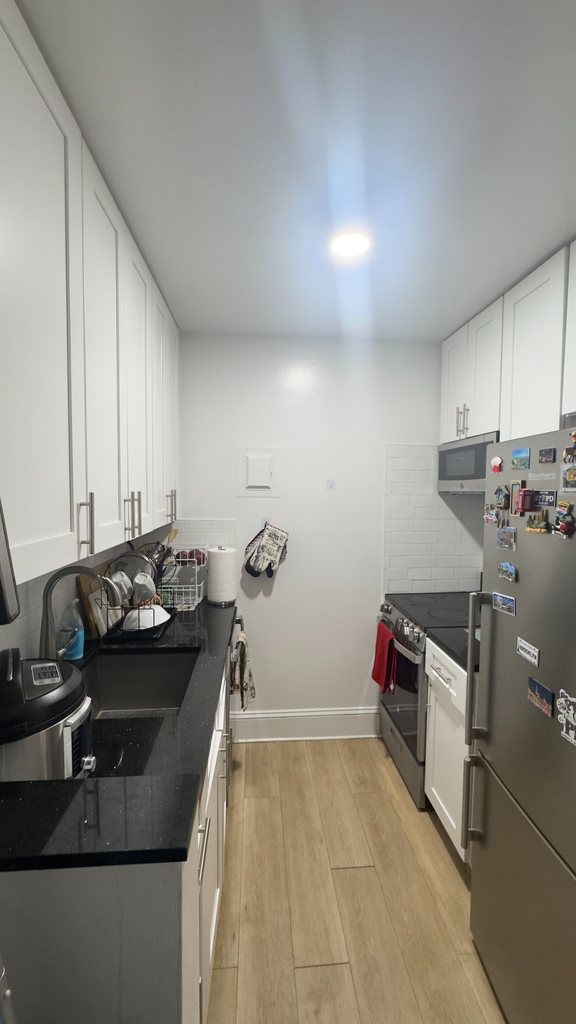 West 34th Street - Photo 3
