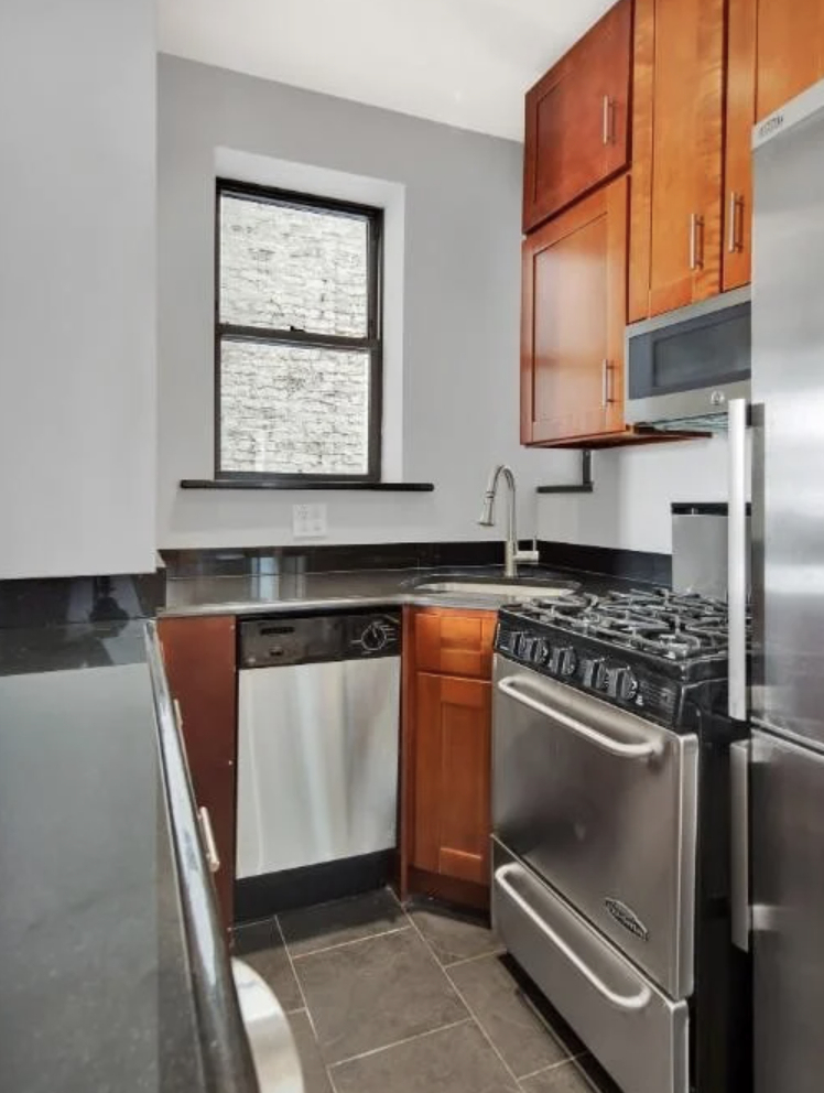 252 Mott Street - Photo 4