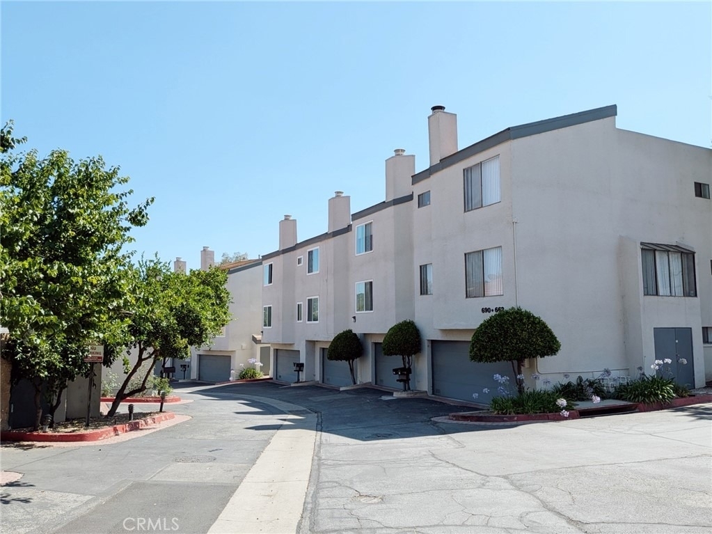 660 E Workman Street - Photo 38