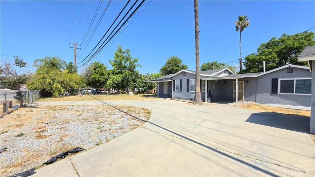 13666 Arrow Boulevard - Photo 2