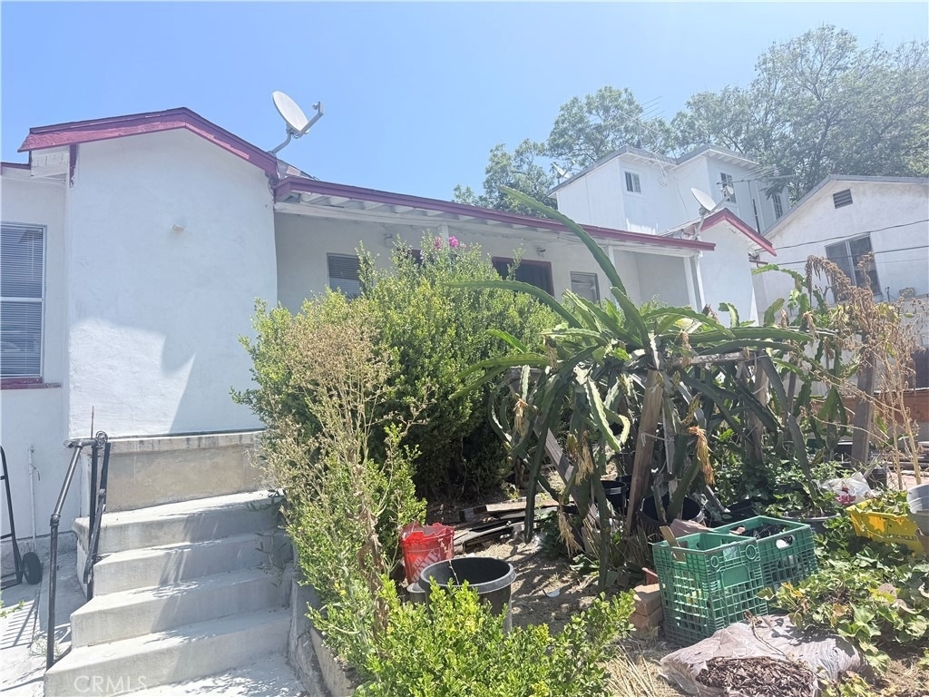 1231 Innes - Photo 1