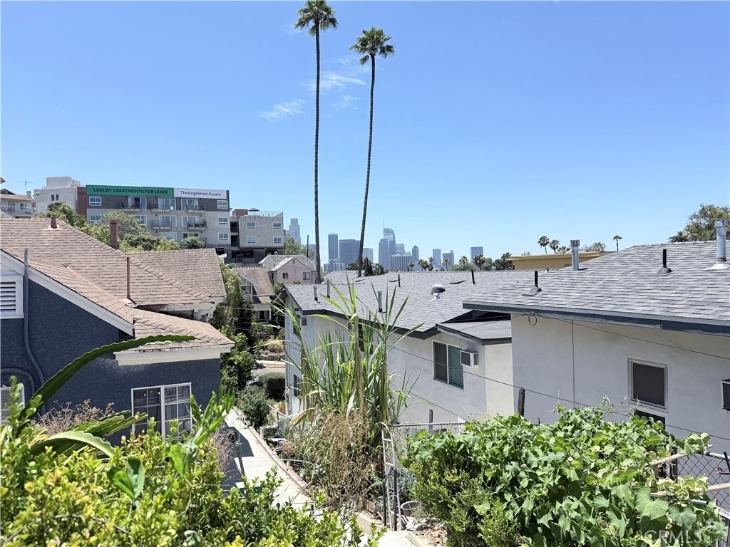 1231 Innes - Photo 3