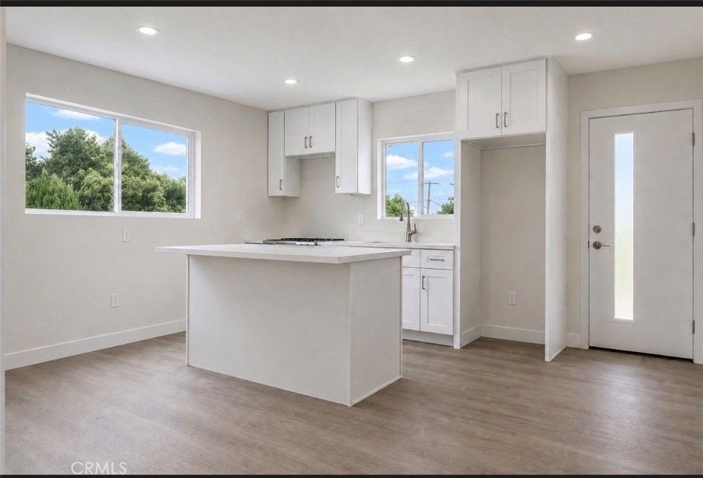8410 Noble - Photo 8
