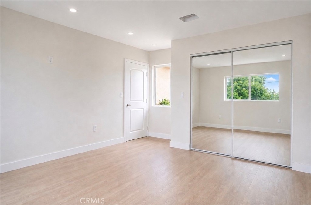 8410 Noble - Photo 1