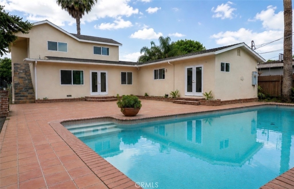 8412 Noble - Photo 2