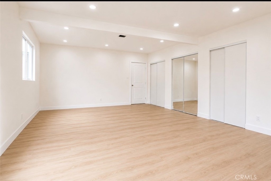 8412 Noble - Photo 11