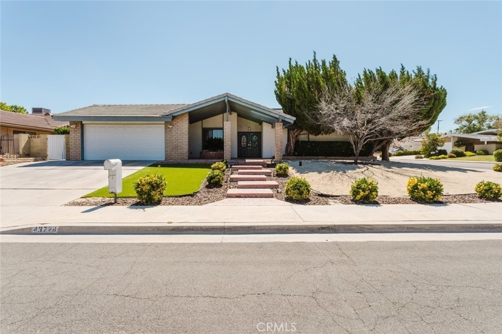 43724 Secure Place - Photo 2