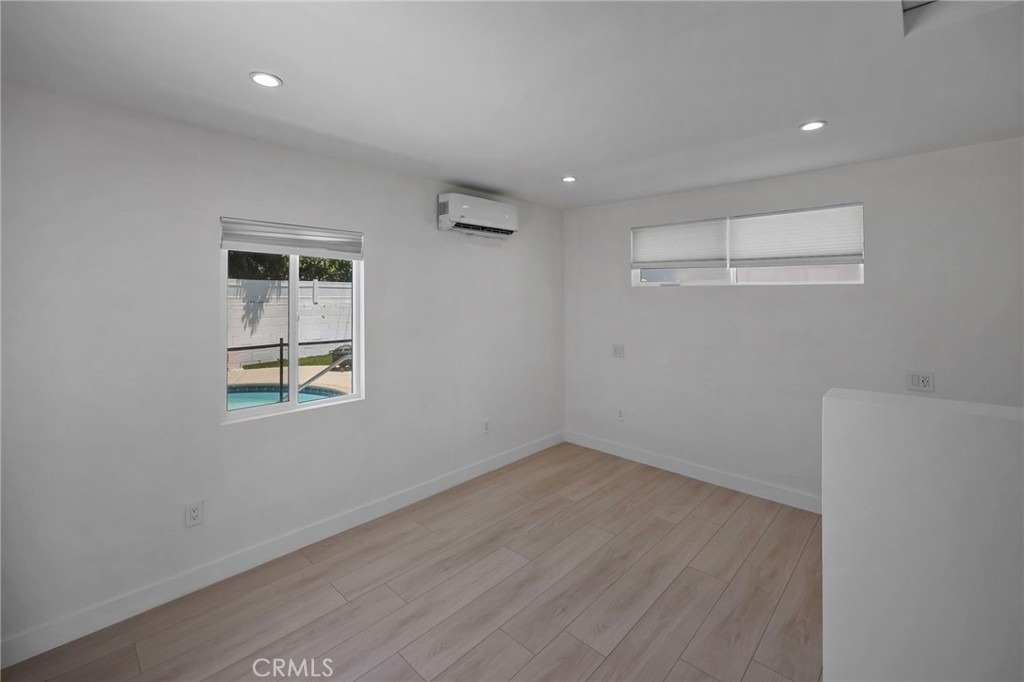 18015 Collins - Photo 17
