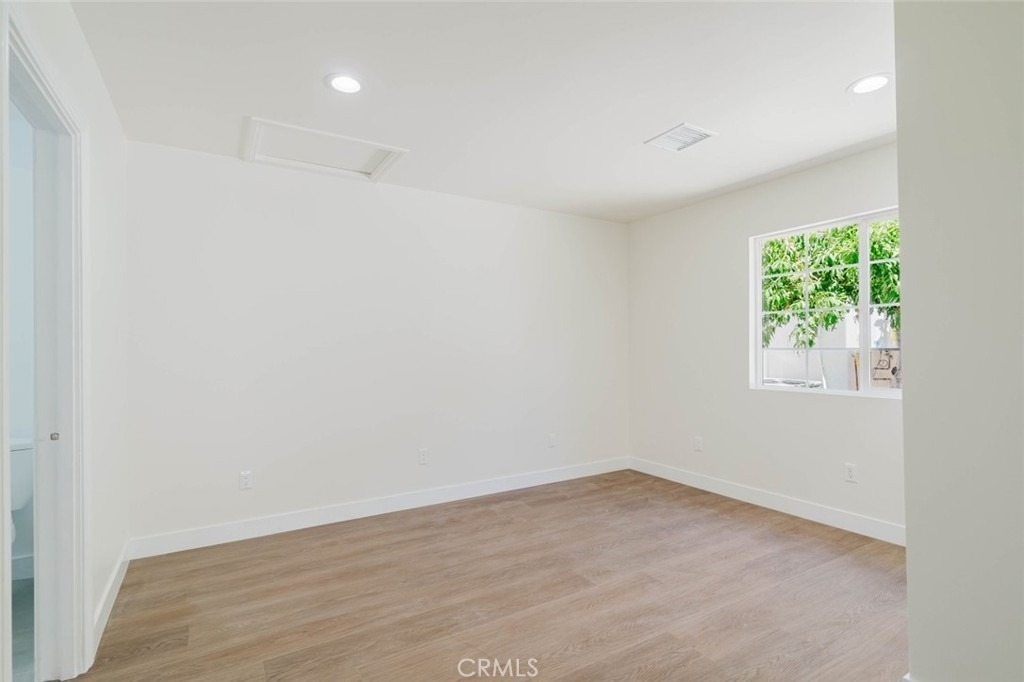 17906 Califa Street - Photo 5
