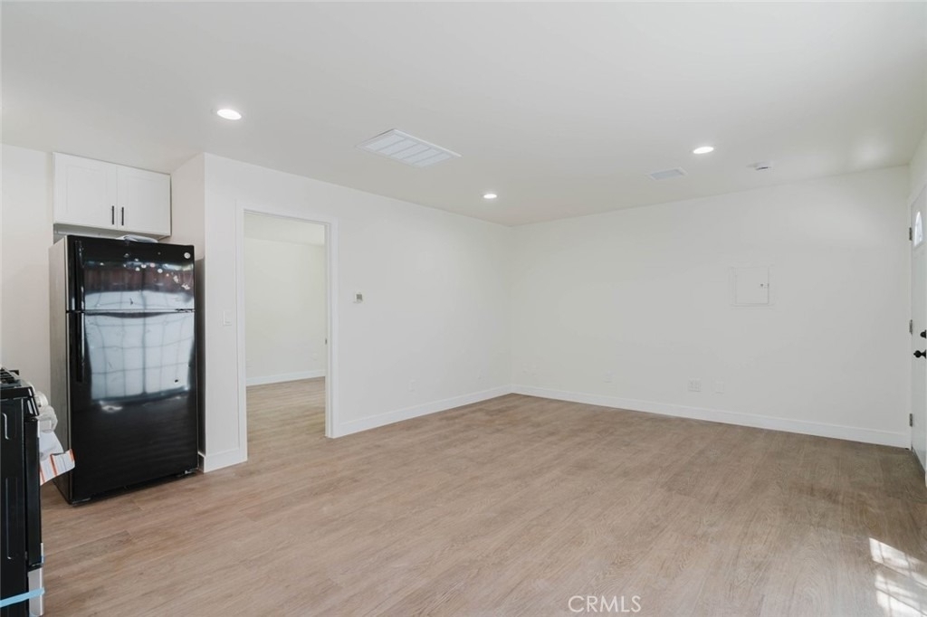 17906 Califa Street - Photo 3