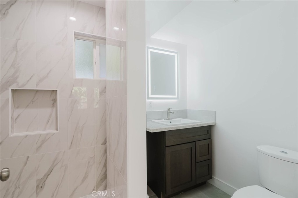 17906 Califa Street - Photo 8