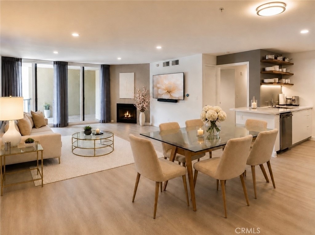 7320 Hawthorn - Photo 0