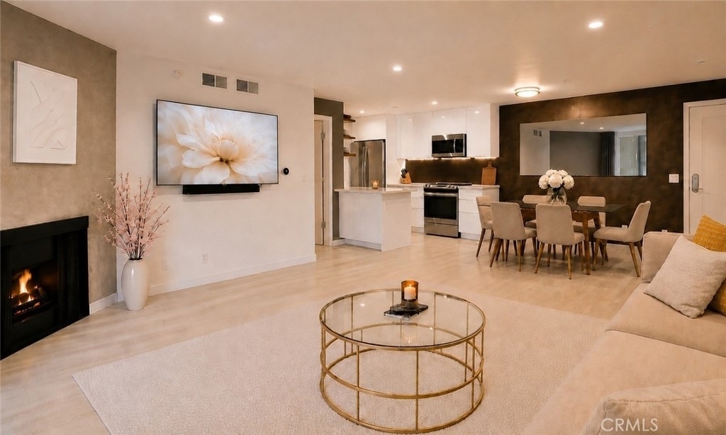 7320 Hawthorn - Photo 3