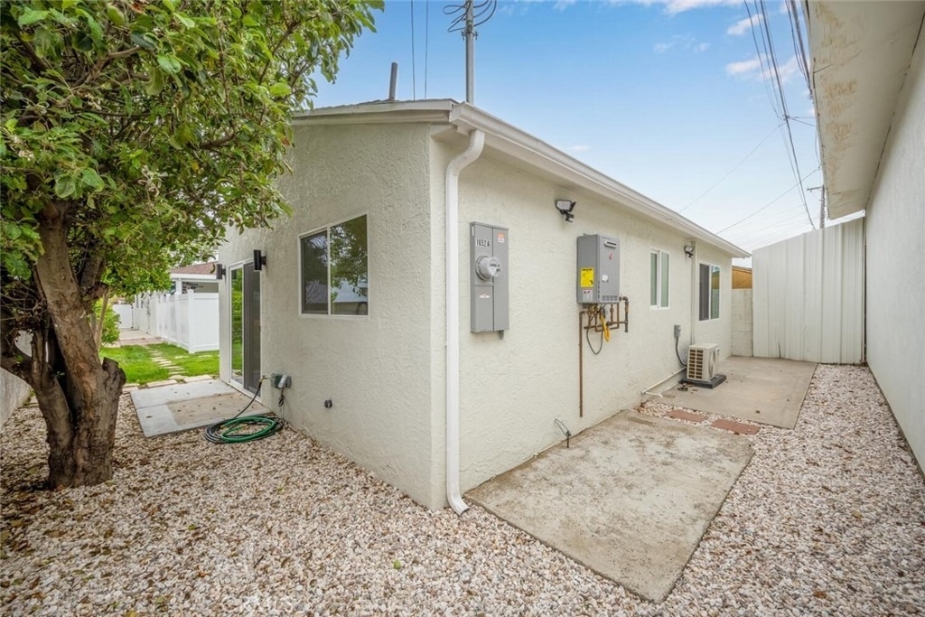 1652 E Rogers Street - Photo 19