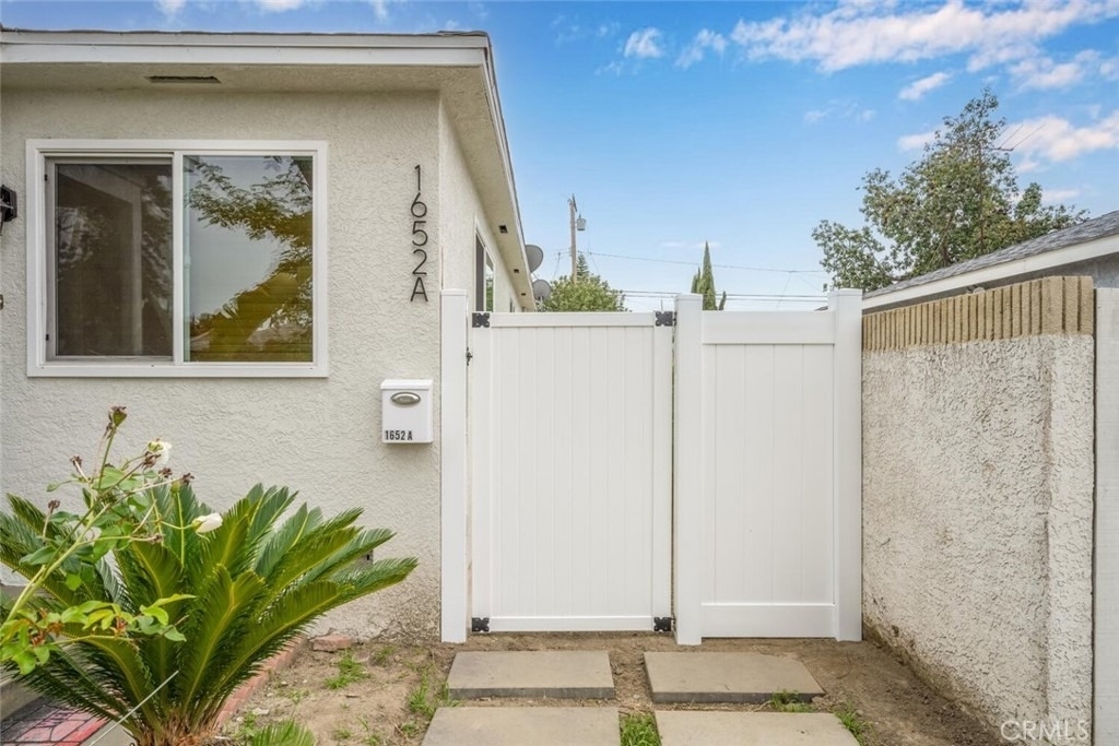 1652 E Rogers Street - Photo 22