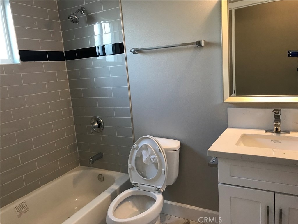 220 E 61st - Photo 15