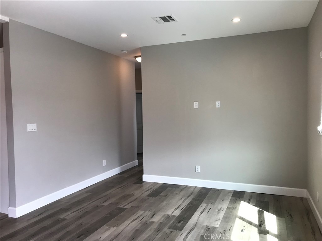 220 E 61st - Photo 3