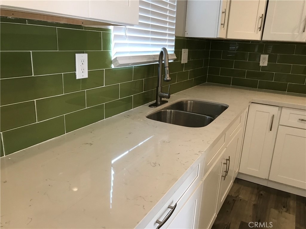 220 E 61st - Photo 7