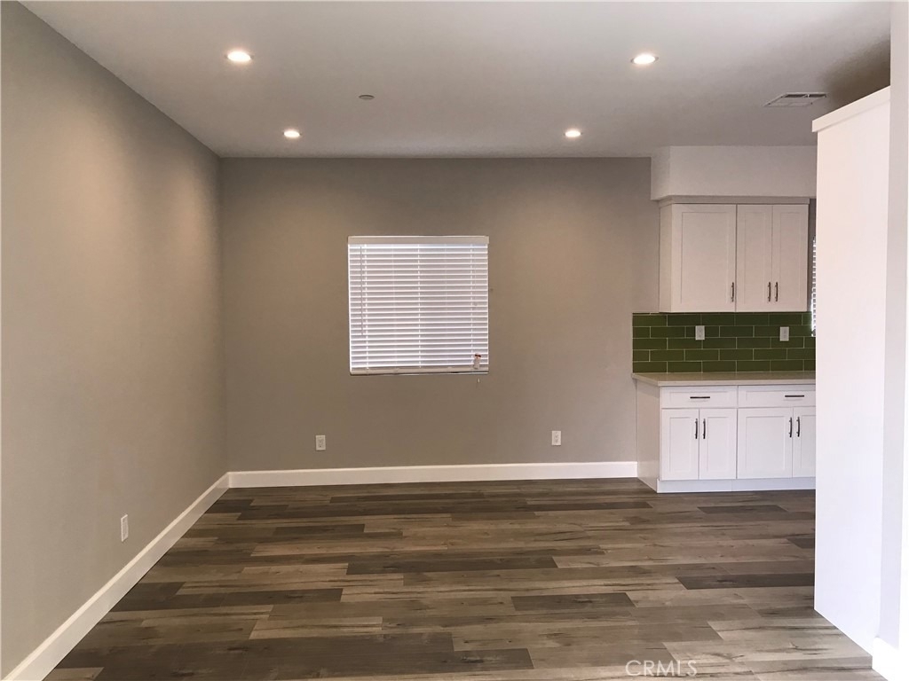 220 E 61st - Photo 4