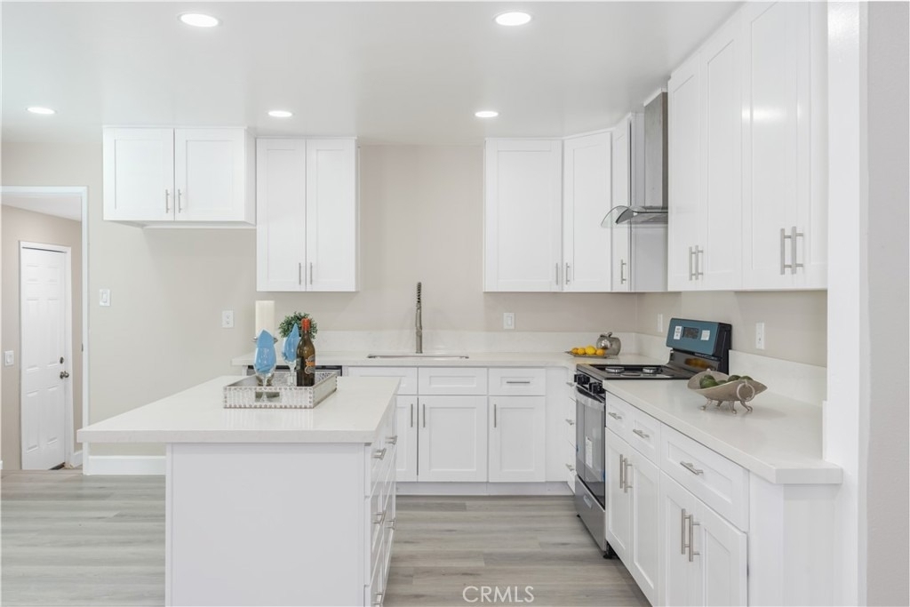 1344 W Vesta - Photo 1