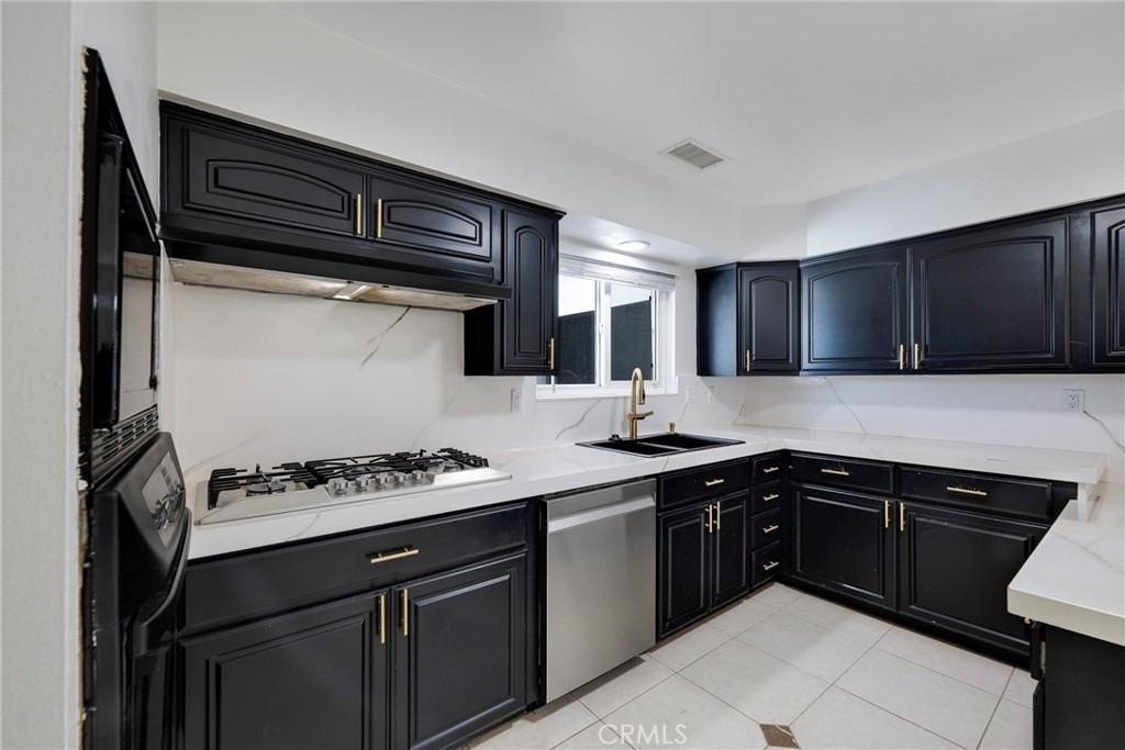 3132 E Locust Avenue - Photo 6