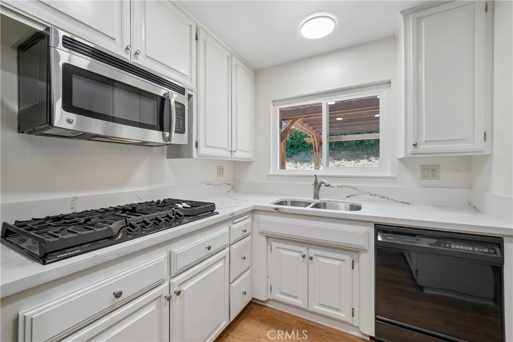 1031 Fletcher Avenue - Photo 9