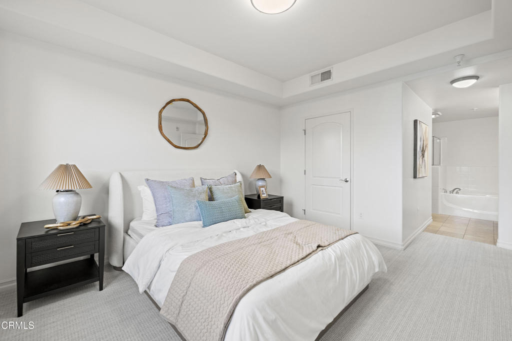 629 Traction Avenue - Photo 7