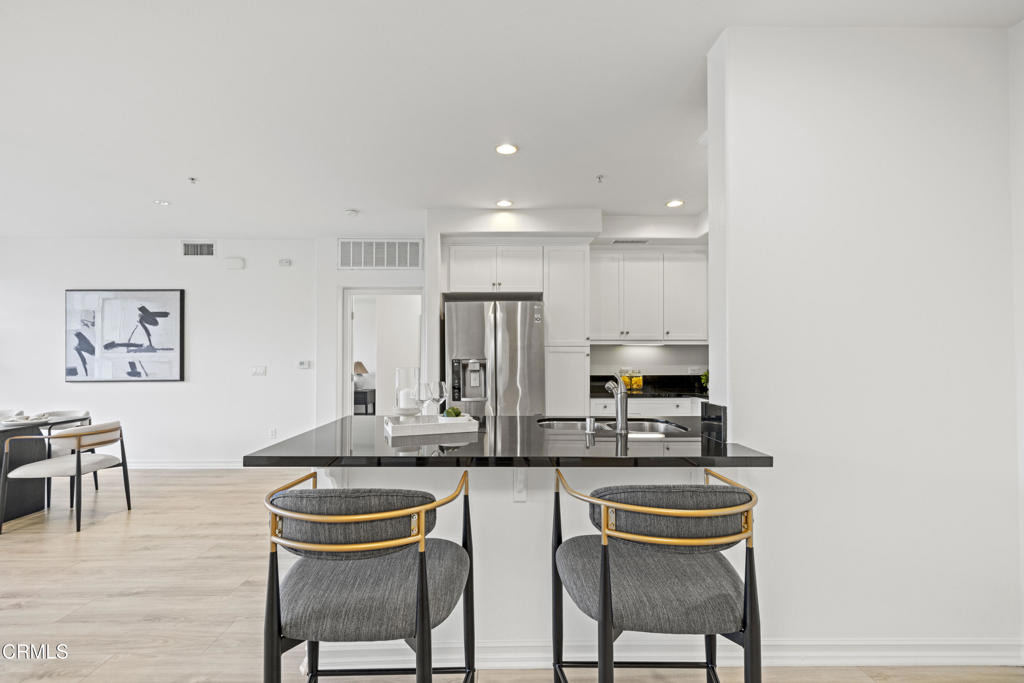 629 Traction Avenue - Photo 4