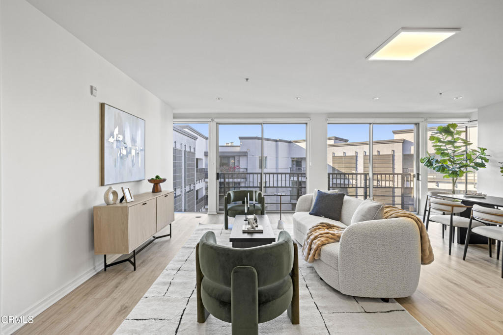 629 Traction Avenue - Photo 2