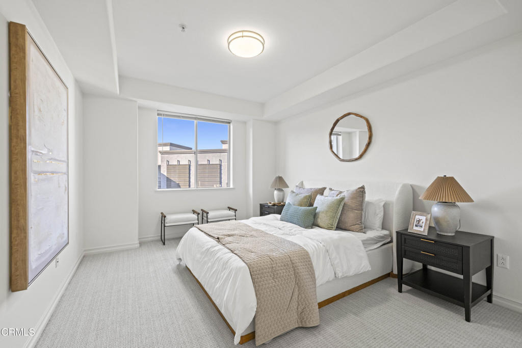 629 Traction Avenue - Photo 8