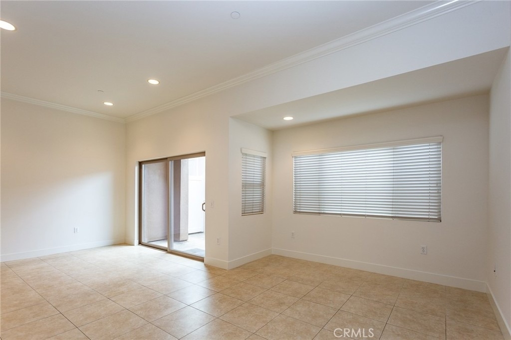 20402 Santa Ana Avenue - Photo 3