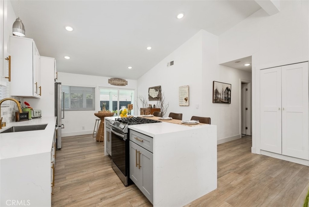 25552 Mackenzie Street - Photo 6