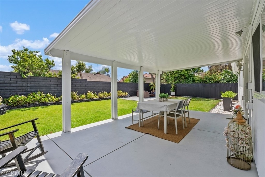 25552 Mackenzie Street - Photo 4