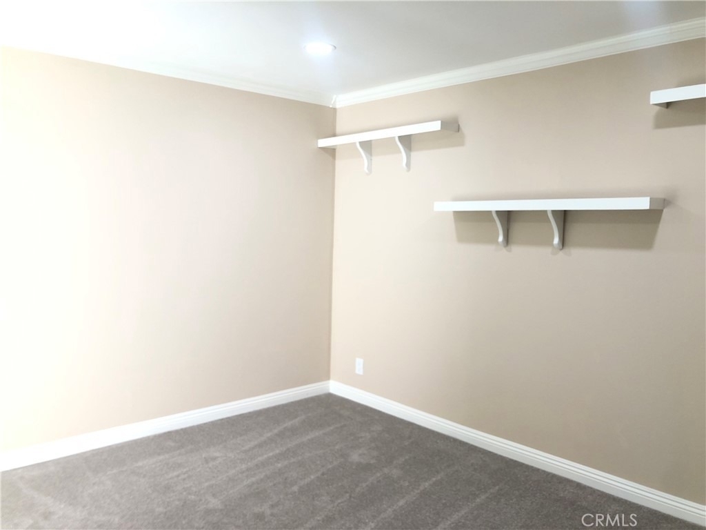 552 N Bellflower Boulevard - Photo 16