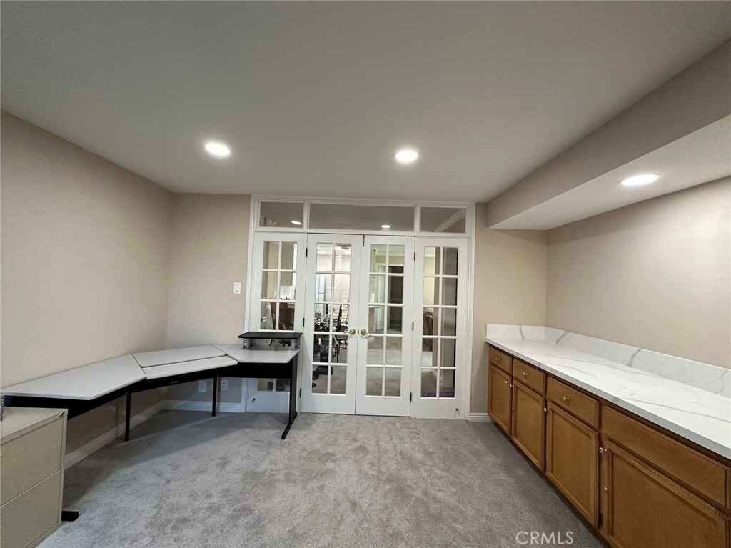 552 N Bellflower Boulevard - Photo 22