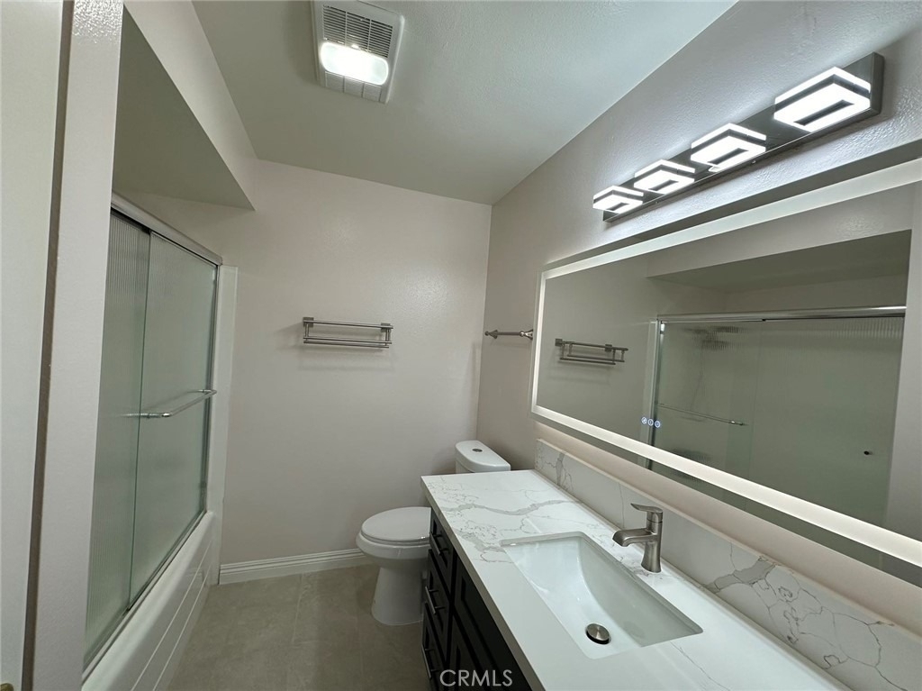 552 N Bellflower Boulevard - Photo 9