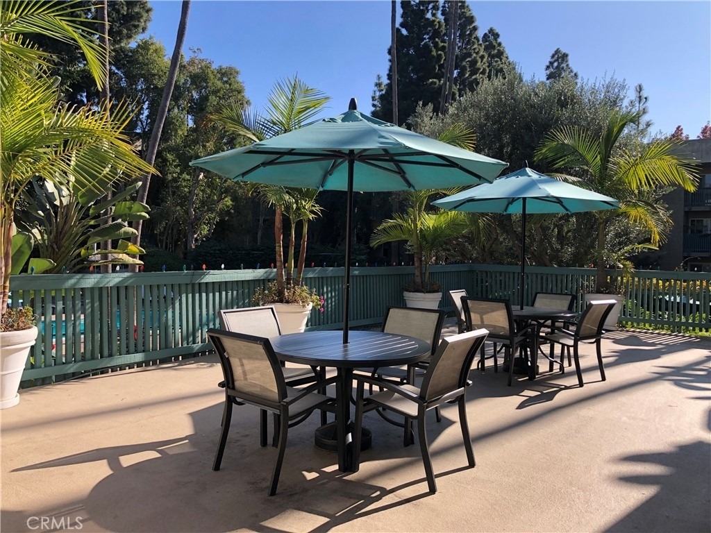 552 N Bellflower Boulevard - Photo 33