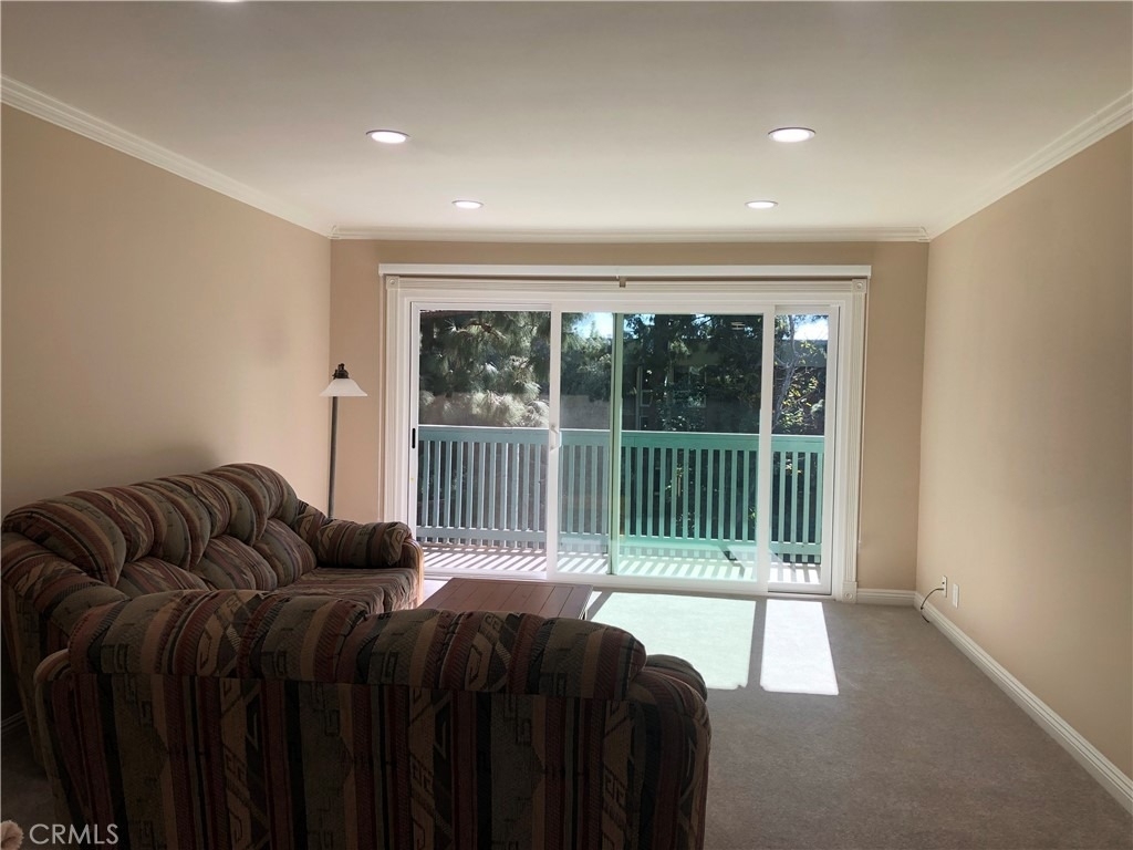 552 N Bellflower Boulevard - Photo 12