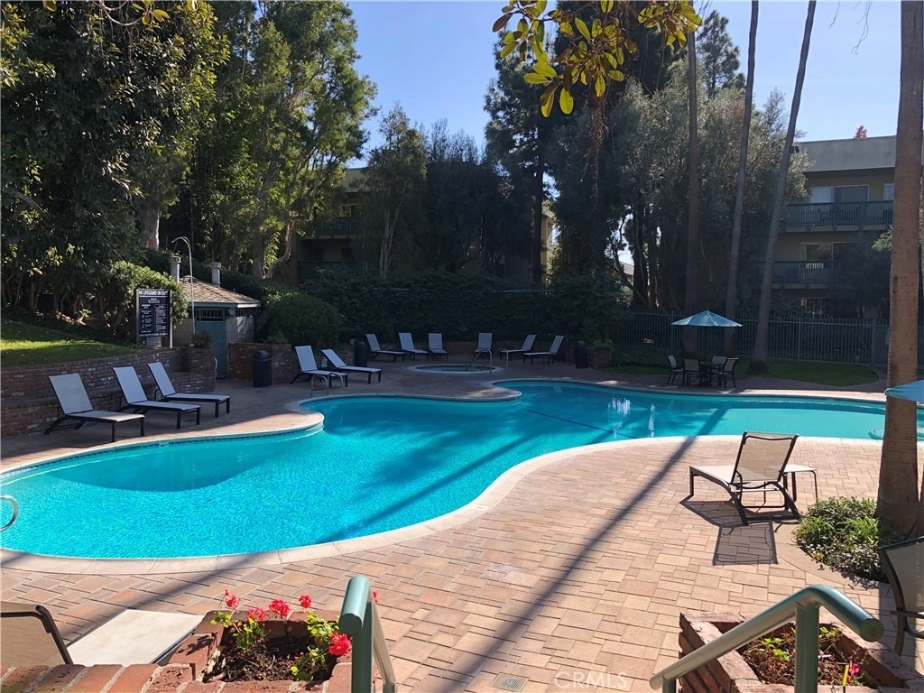 552 N Bellflower Boulevard - Photo 26